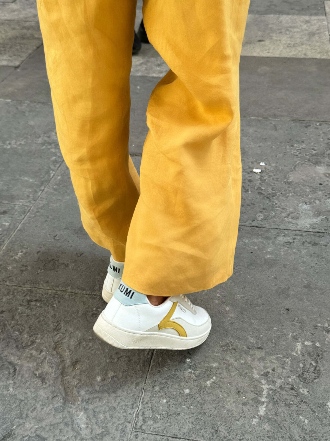 Hygge/22 Suede Light Lemon