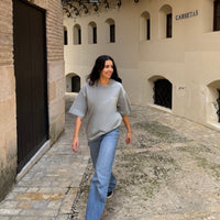 OPC Oversize T-Shirt gris de algodón orgánico, fit oversize, en look casual en movimiento